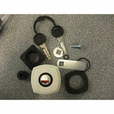 Miniature SERRURE CARRE BLANCHE COMPLETE AVEC CLEF ET BARILLET - ZADI N° 1